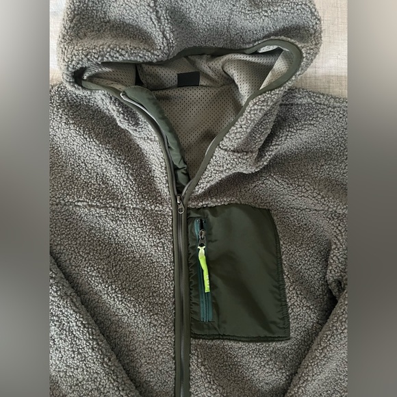 Huf Fort Point Sherpa Jacket - Picture 2 of 10